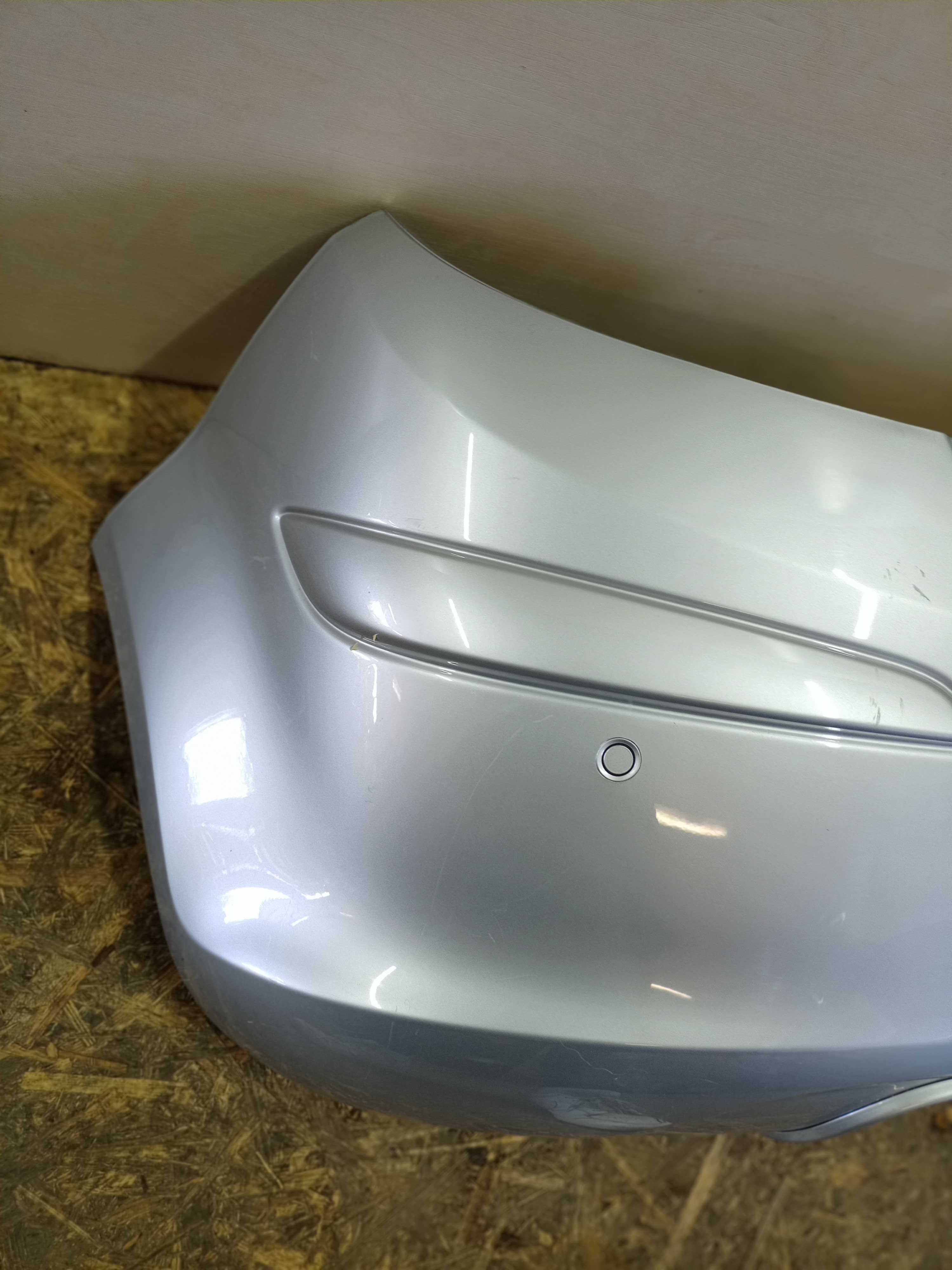 Opel Corsa D zderzak tył tylny kolor Z157 srebrny wersja 5 drzwi 4xPDC