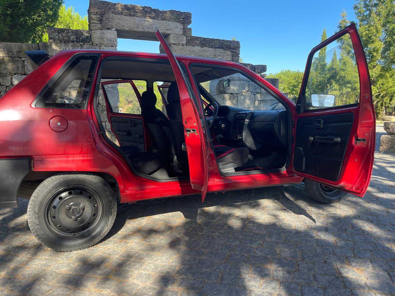 Citroen AX Tean 1000 sem nada a fazer,