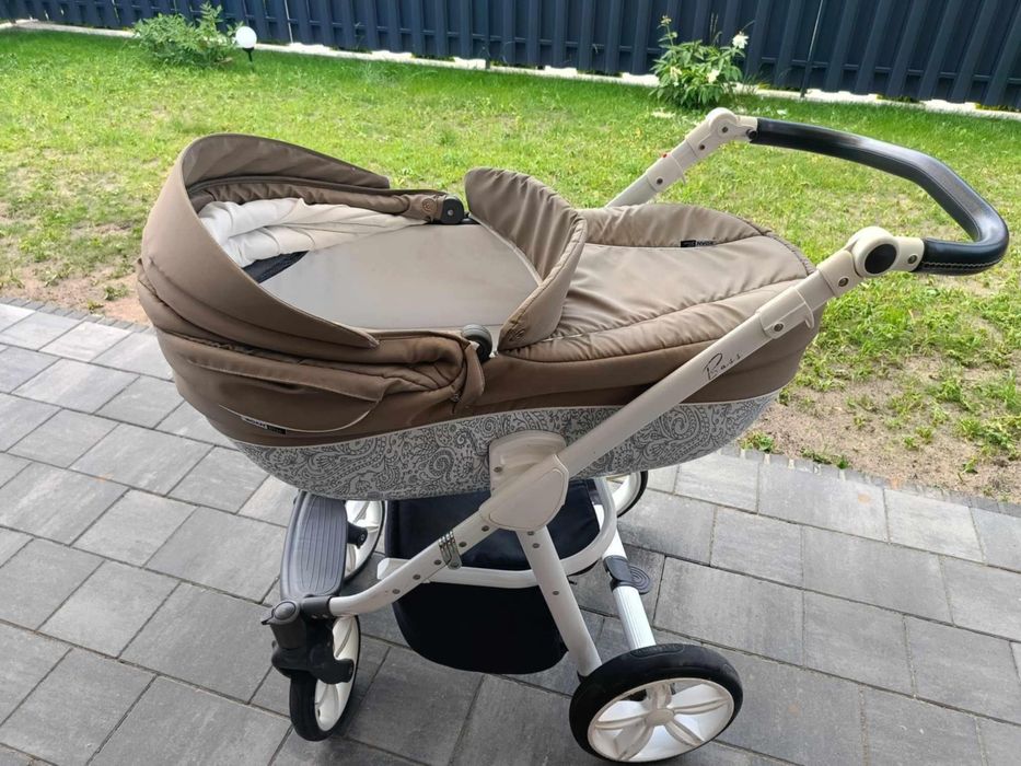 Wózek dziecięcy Roan Bass Soft 2 w 1 + fotelik z bazą isofix