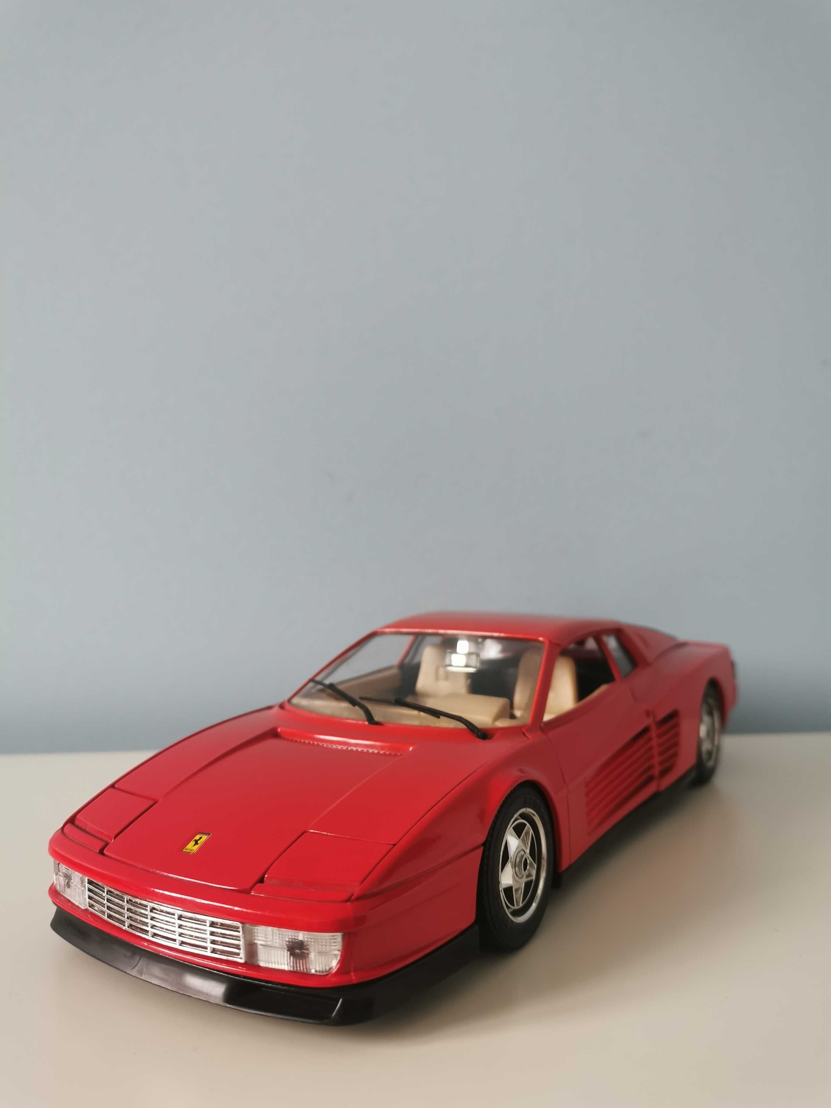 Model Ferrari testarossa 1:18 BBurago
