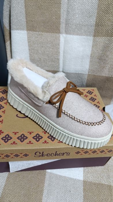 Вони круті.Капці угги від Skechersе.Терм