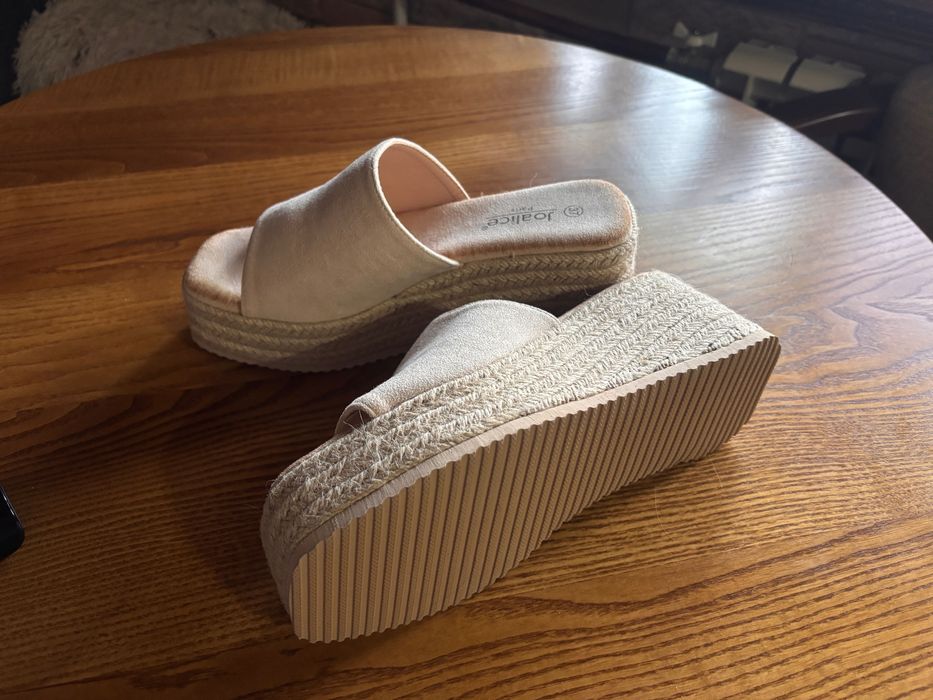 Сабо нові дуже мʼякі