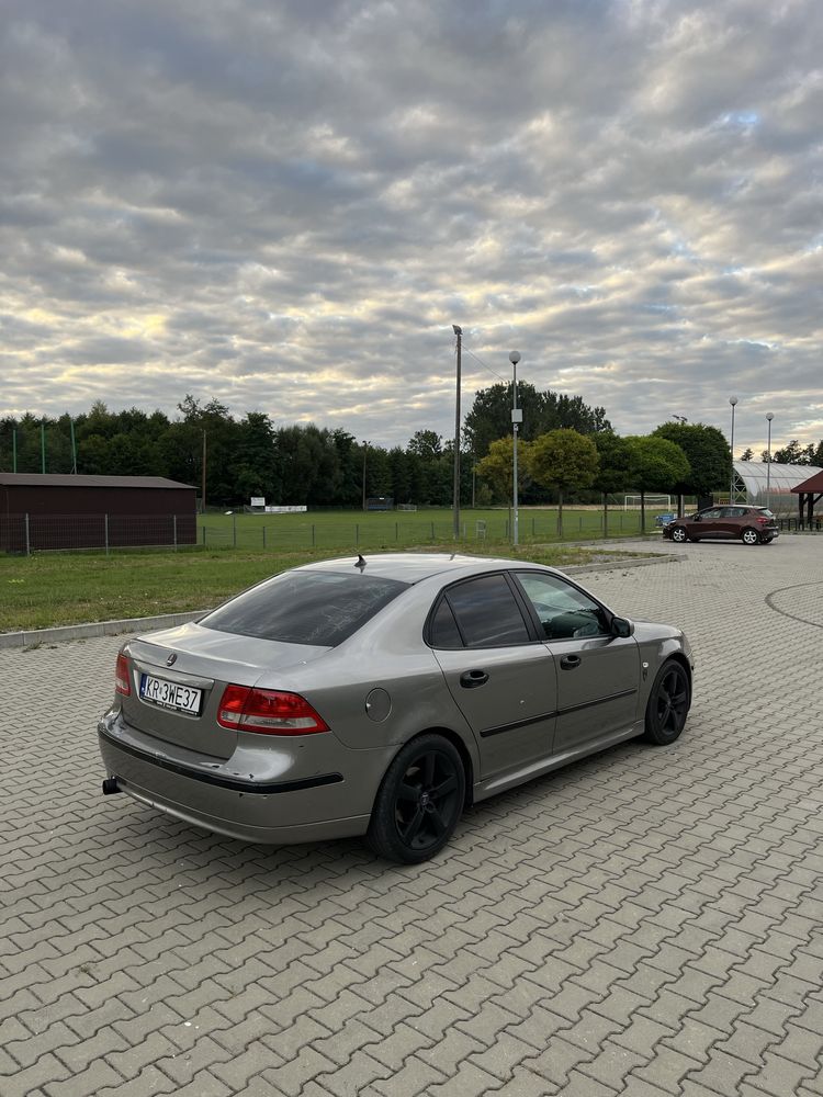 Saab 9-3 2.0t w calości na czesci lub do naprawy