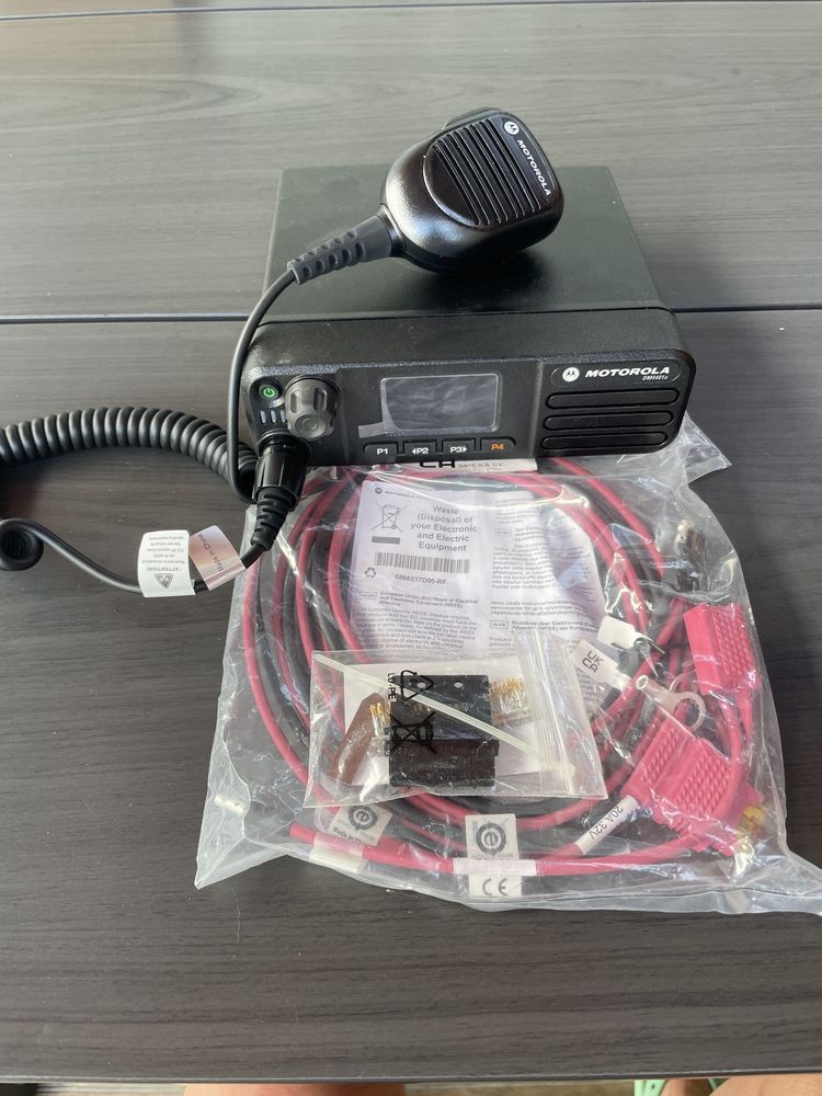 автомобільна цифрова рація Motorola DM4401e VHF HP (MDM28JQC9RA2AN)