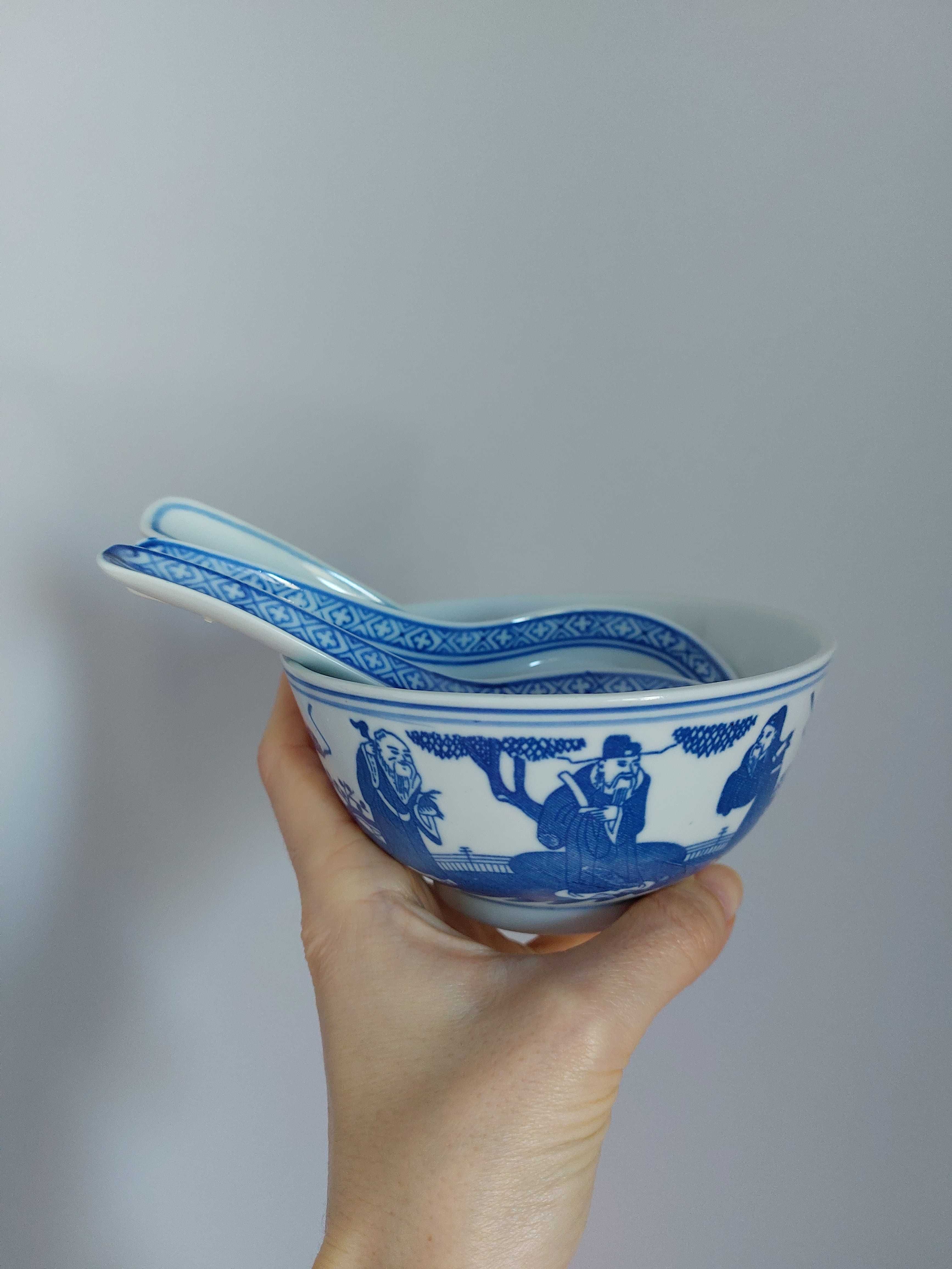 biało-niebieska miseczka do ramenu z 3 łyżkami, porcelana
