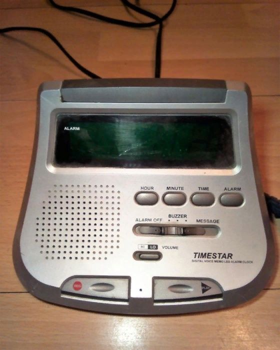 Часы электронные  с функцией будильник STARTIME.