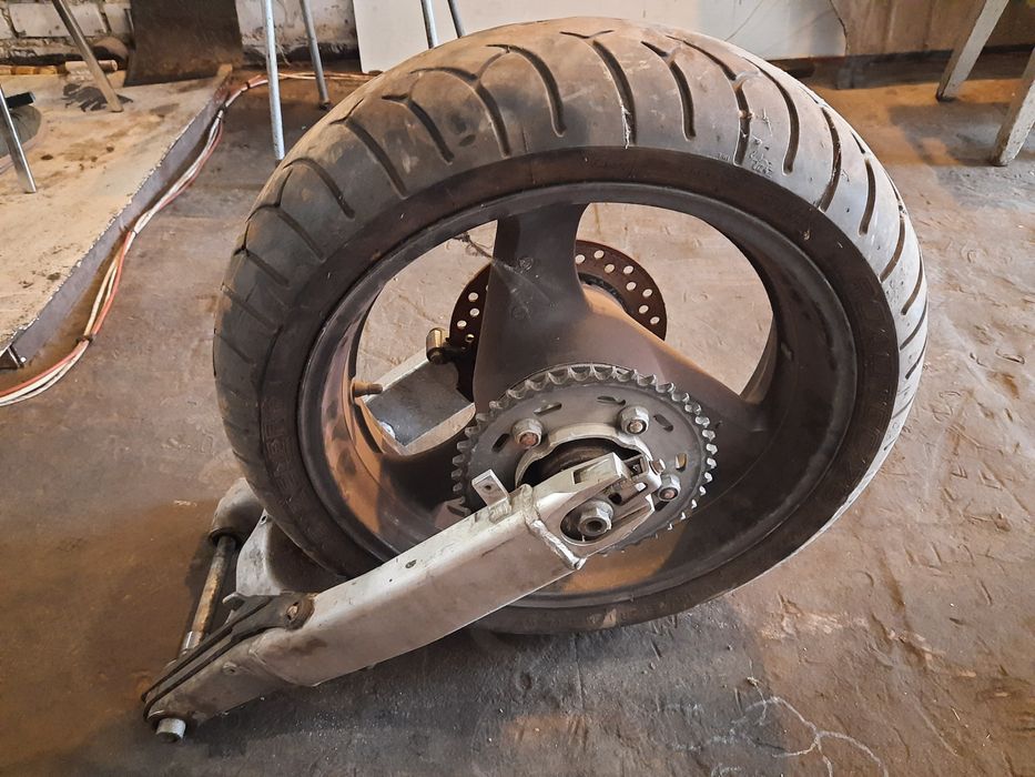 Маятник с колесом, звездой Honda VTR 1000cc