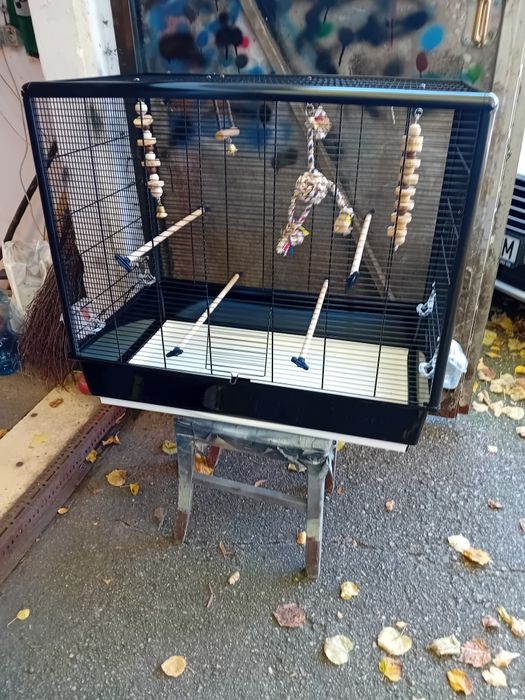 Klatkę dla papugi używaną sprzedam