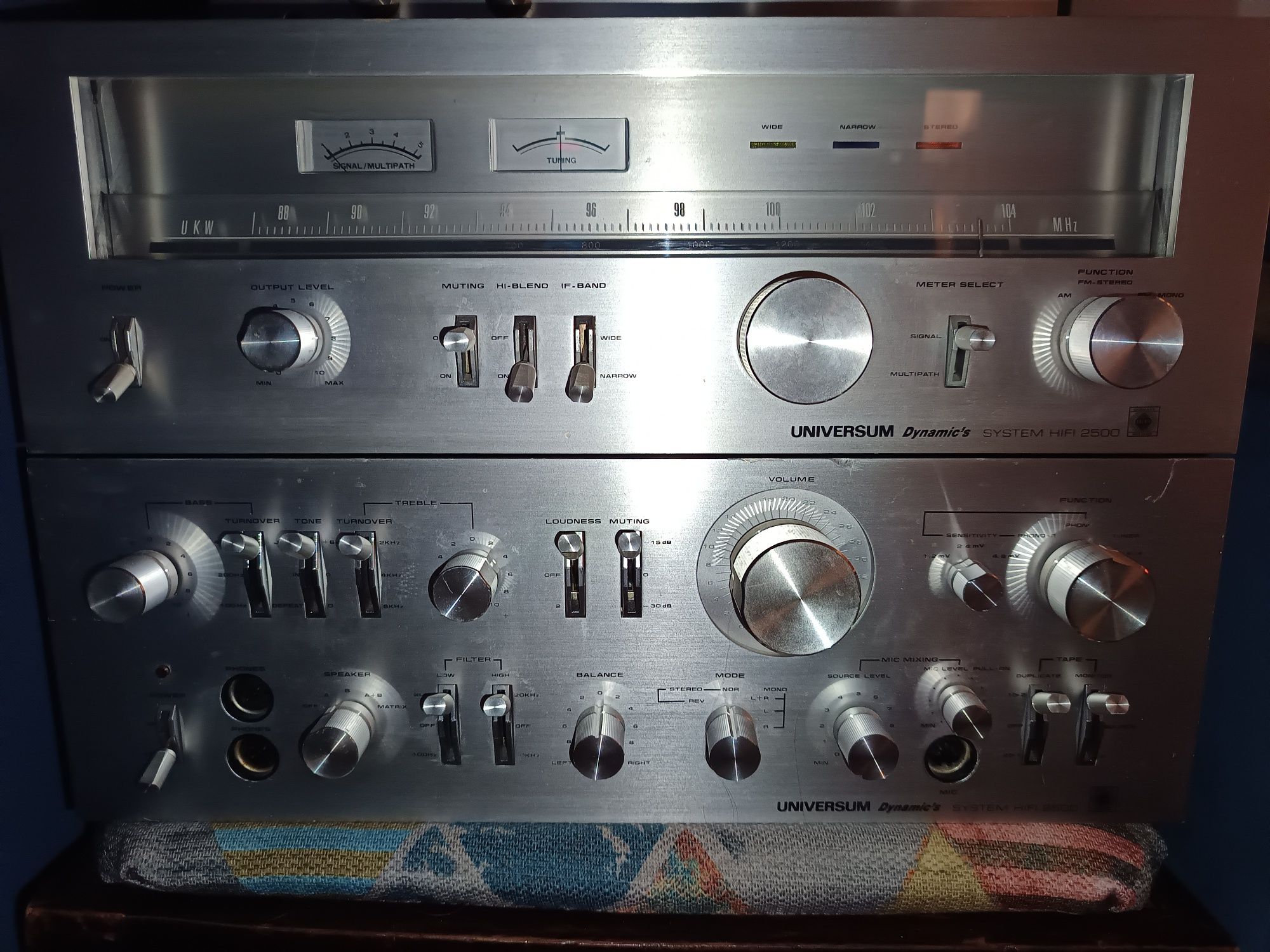 Universum Dynamics System 2500 Amp i tuner  Urlop 12-24.07.2025r.