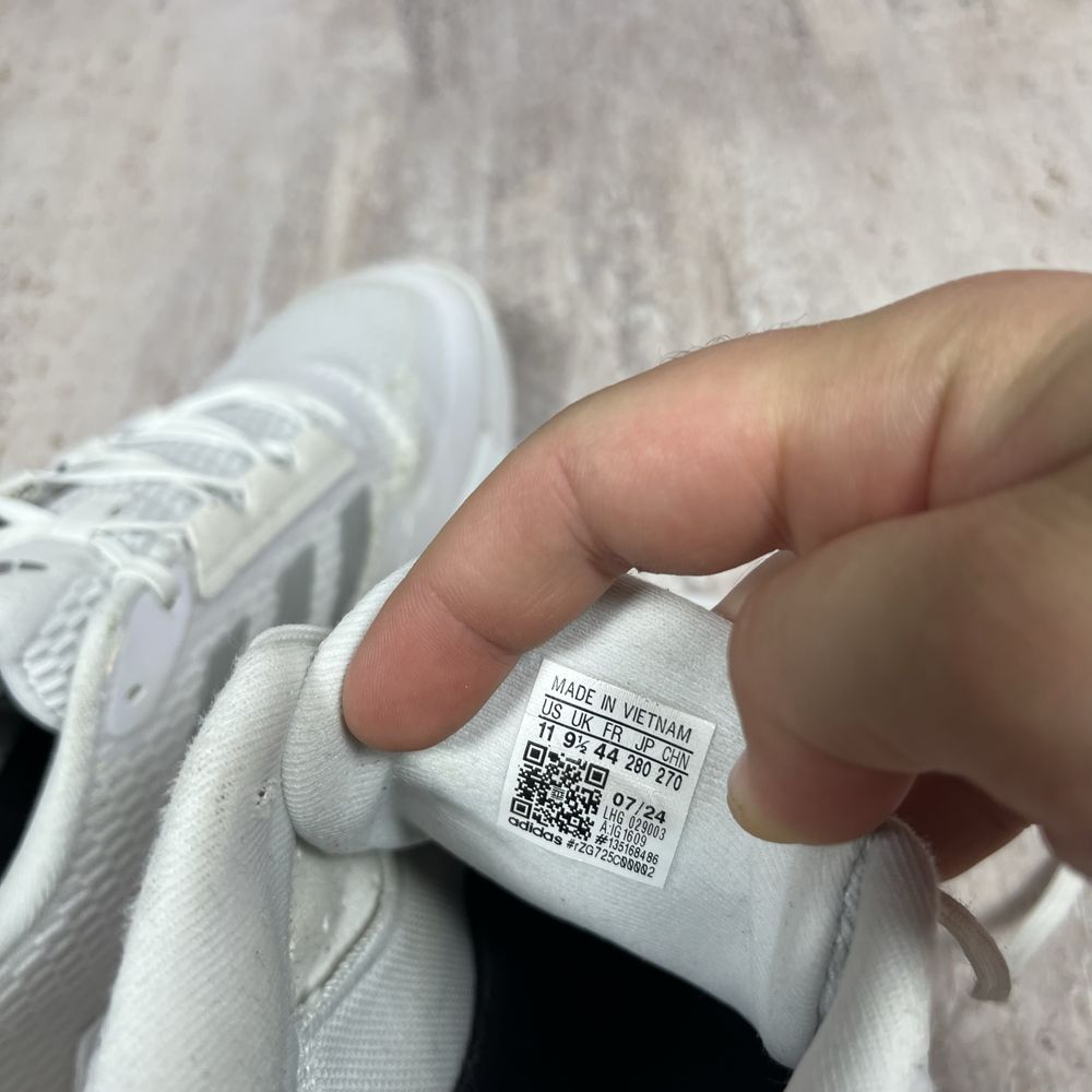Оригінал кросівки Adidas Novaflight 2 44 розмір