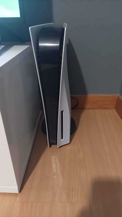 PlayStation 5 + Comando SONY + 10 JOGOS (Ano 2025)