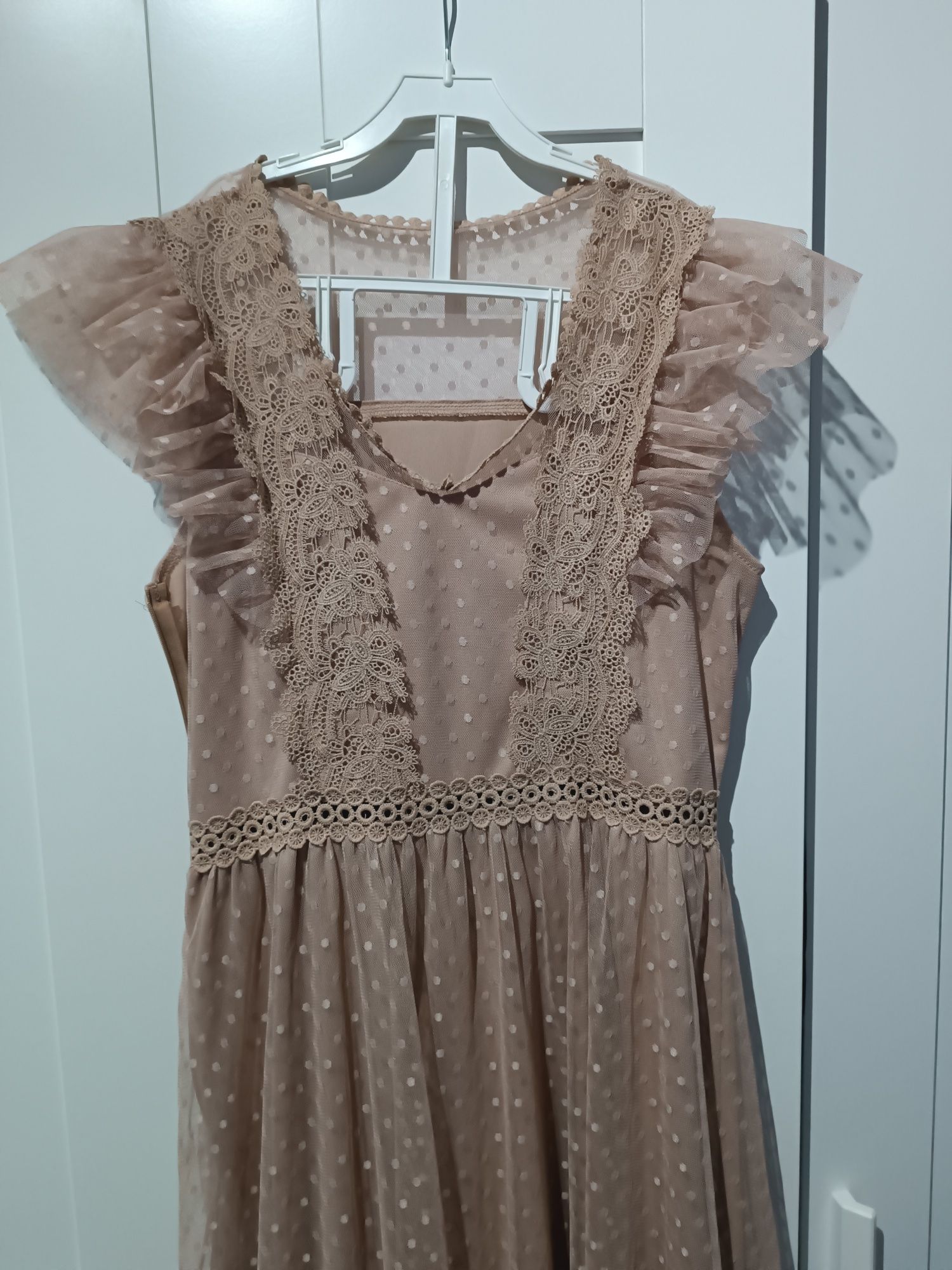 Sukienka elegancka tiulowa