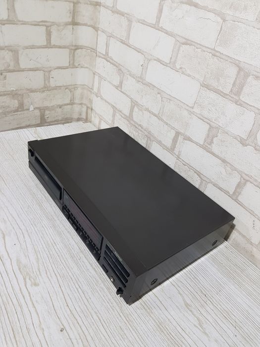 Стійка TECHNICS програвач SL-P377,б/у з Німеччини