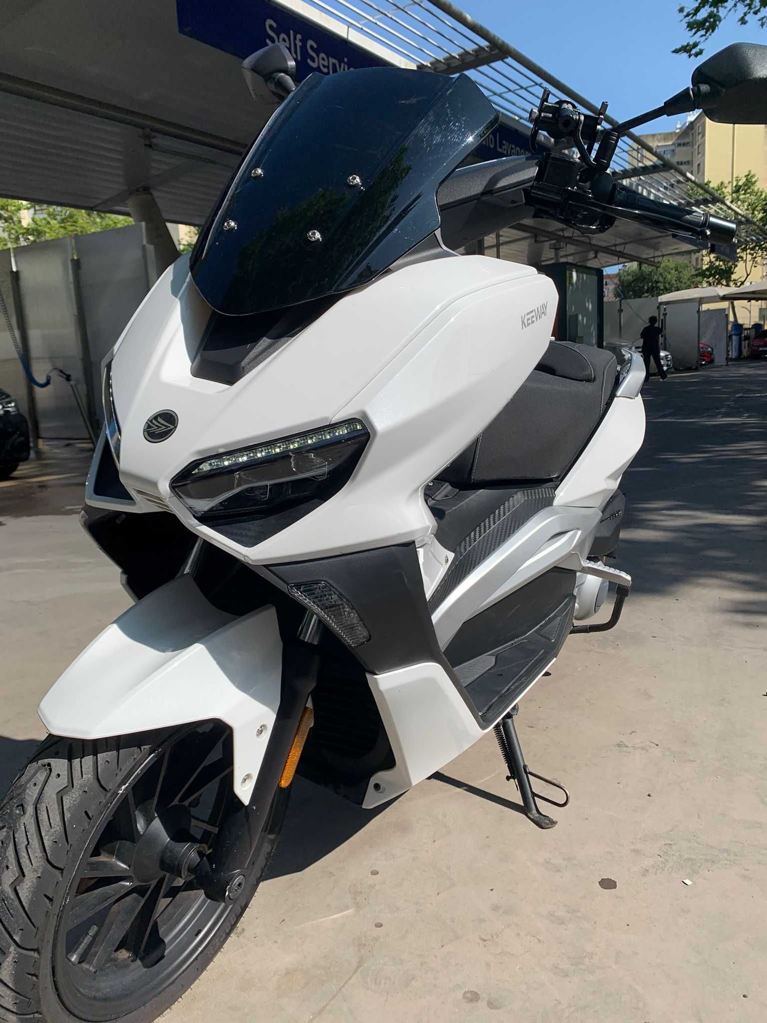 Vieste Keeway 2023 OPORTUNIDADE vendo agil !!! mota superestimada
