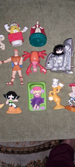 Іграшки Happy meal з  McDonald's  1990- х