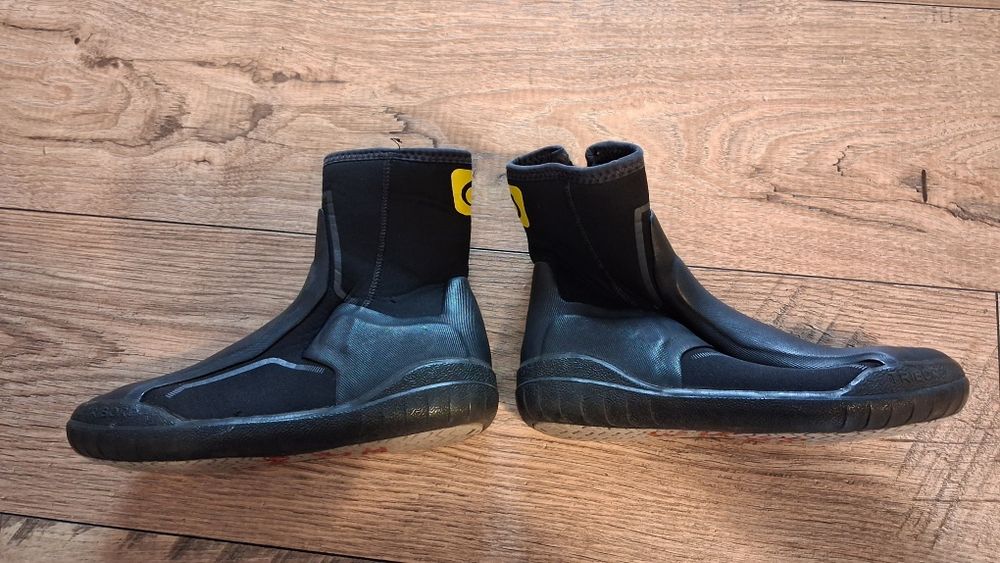 Buty żeglarskie 32/33 piankowe