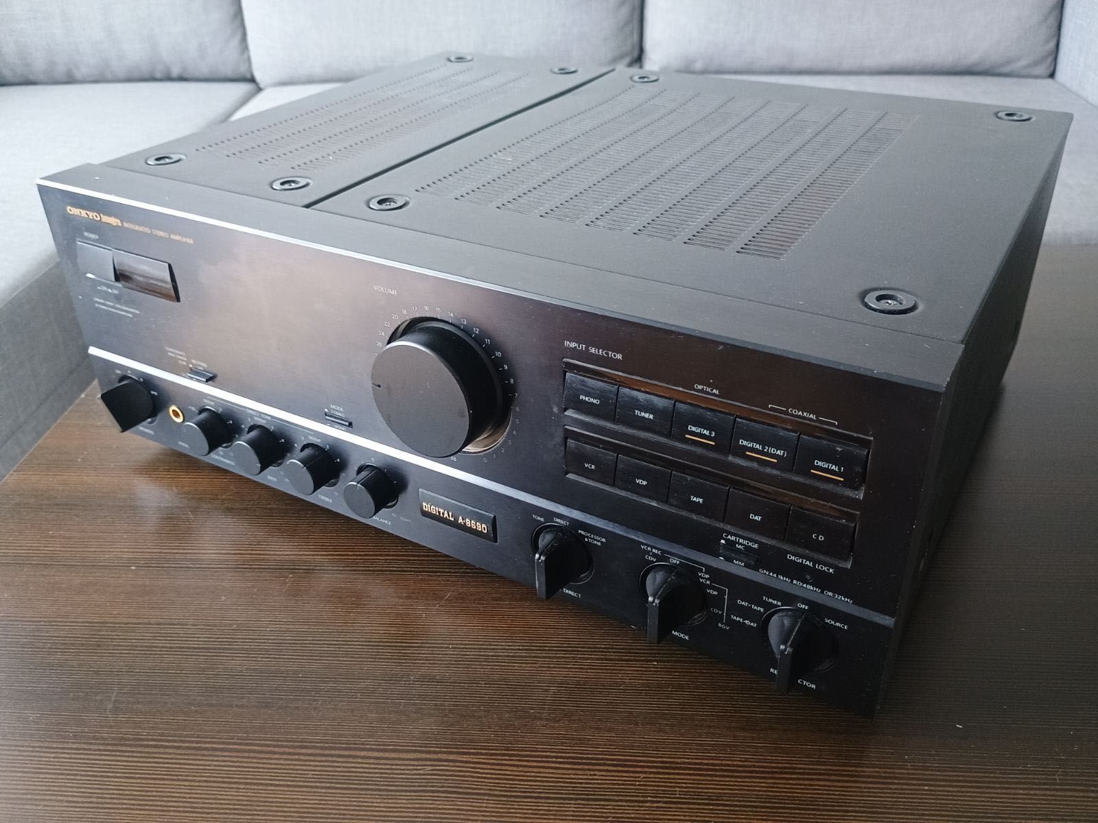 Onkyo Integra A-8690 uszkodzony amplituner