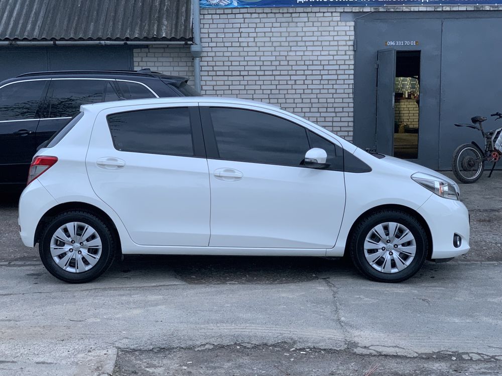 Toyota yaris 2012.1.3 avtomat