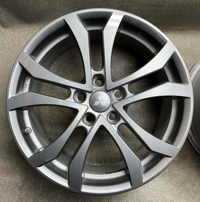 Диски R18 5 114.3 et39 J7.5 Mitsubishi Outlandar asx lancer
