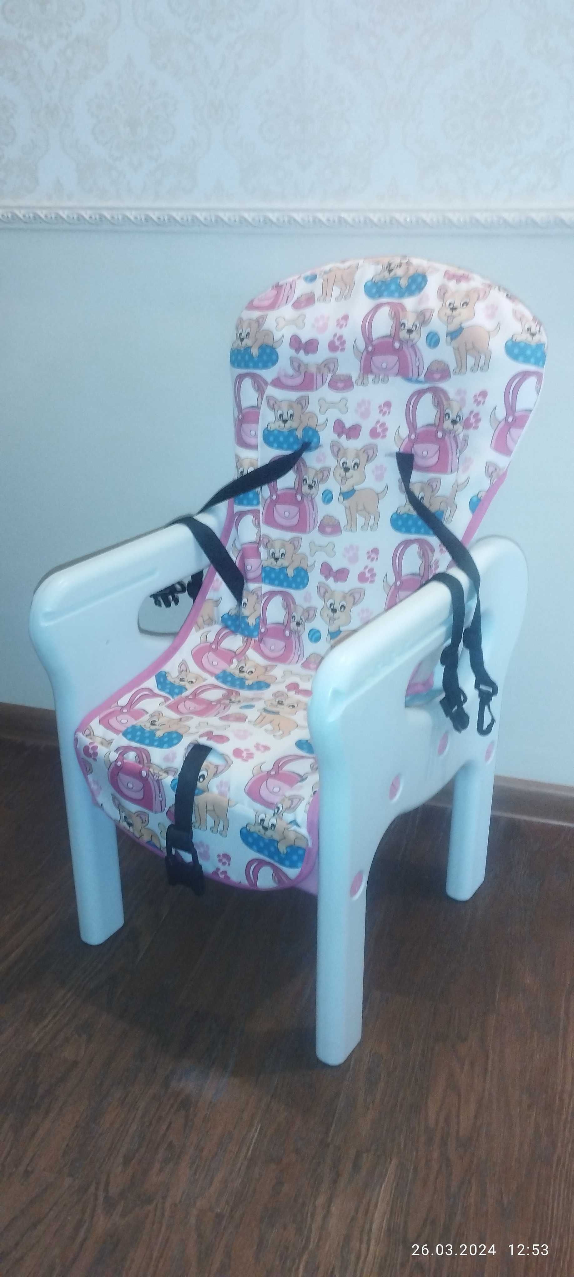 Дитяче крісло для годування з знімним підносом