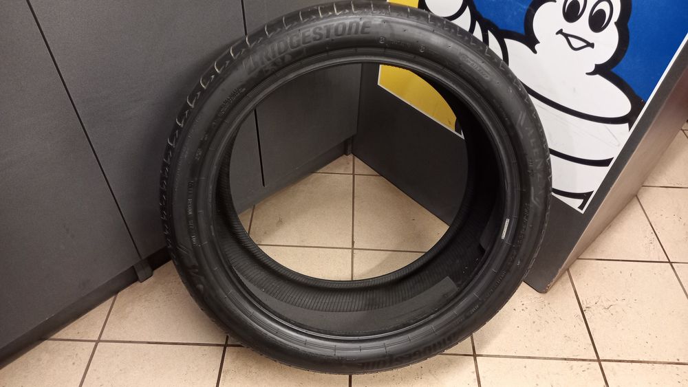 Opona Letnia Bridgestone Alenza 001 275/40 R22 107Y 1szt BMW