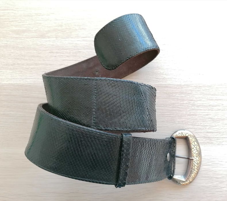 Cintos em pele de cobra genuína