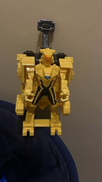 Динозавр-трансформер Dinoster Делбі