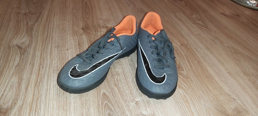 Sprzedam buty nike sportowe turfy r38