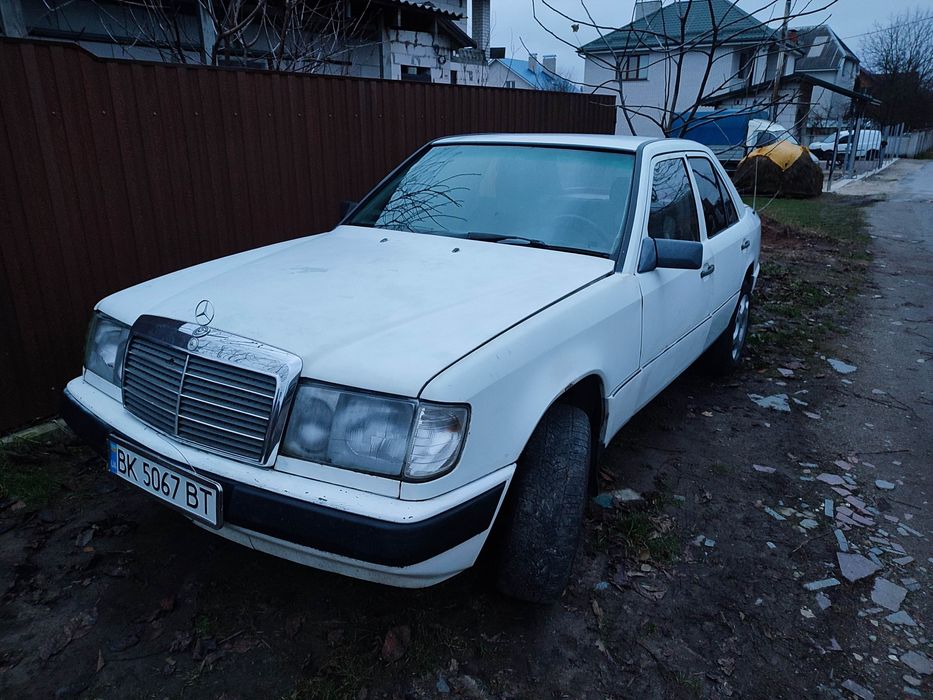 Мерседес 124 газ/бенз 2.0