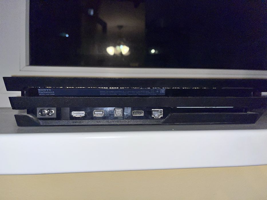 Продам свою Playstation 4 pro PS4 Pro