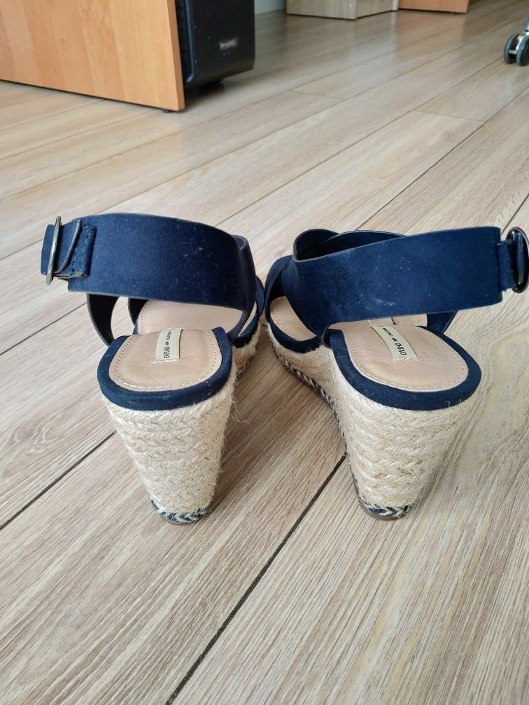 Buty na koturnie Oysho rozm 38