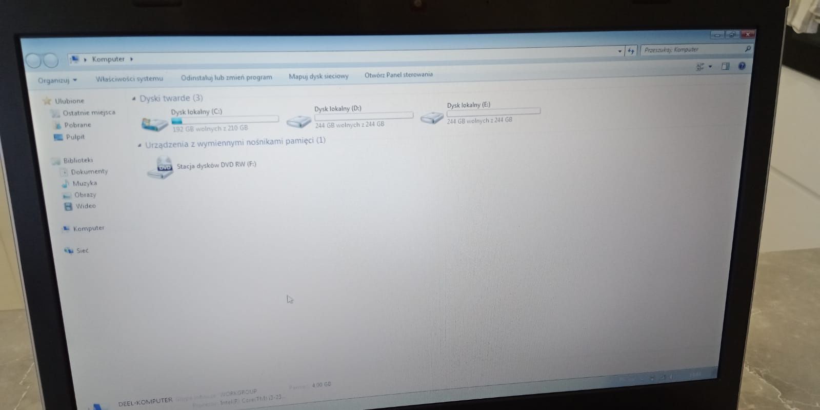 Laptop Dell Vorsto 3550 i3 700Gb  2.20GHz 4Gb nowa bateria