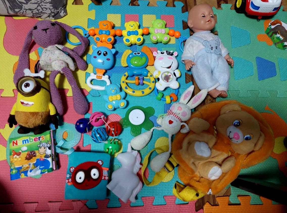 Дитячі іграшки, музичні, брязкальця, гризунці, книжка-шуршалка, лялька