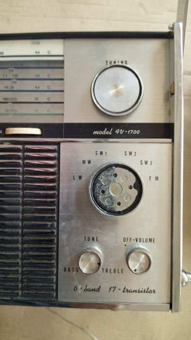 Продам старий приймач Sharp FV-1700