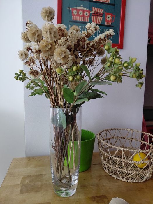 Jarra de vidro com flores