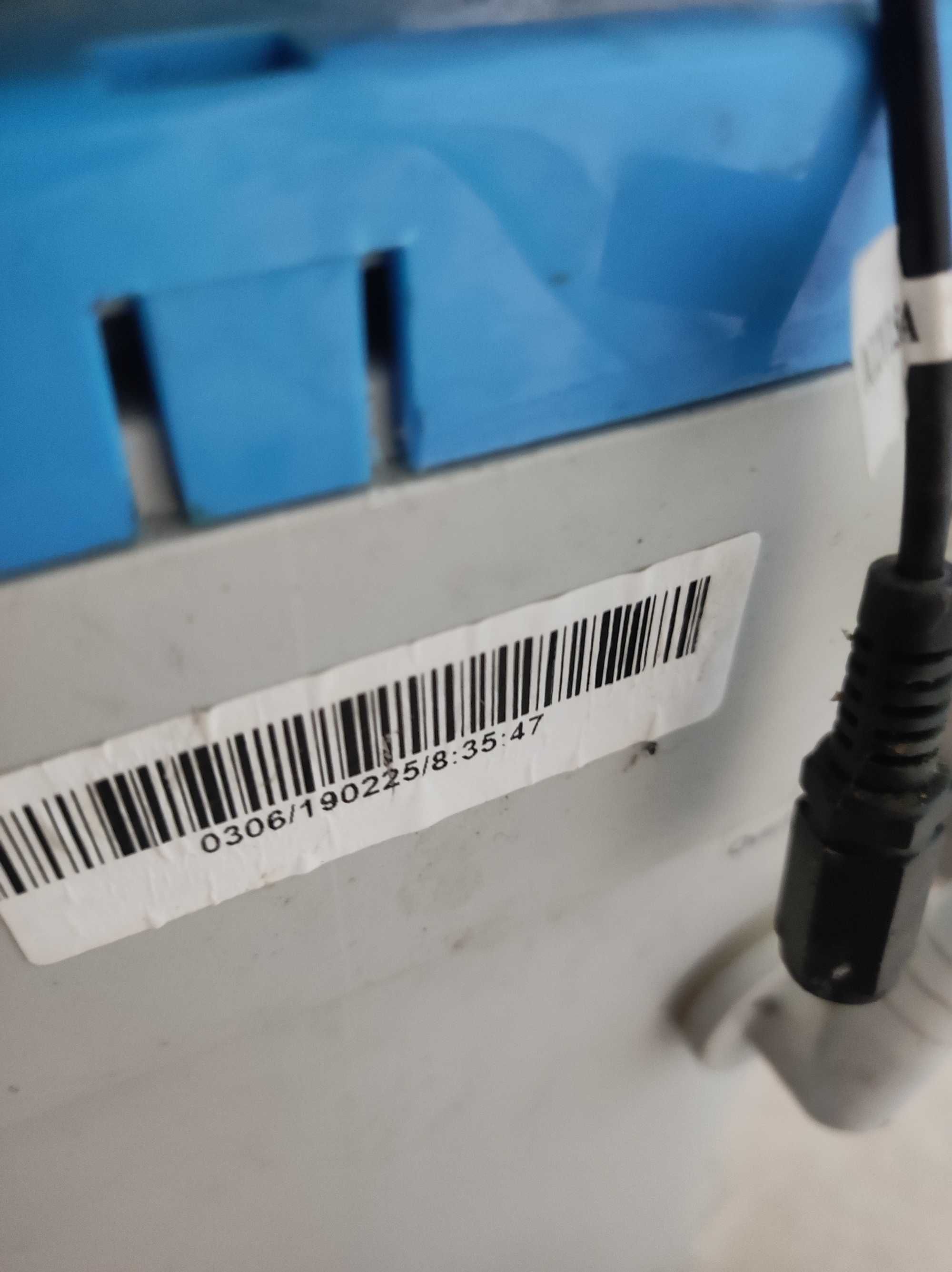 Zmiękczacz uzdatniacz automatyczny do wody.