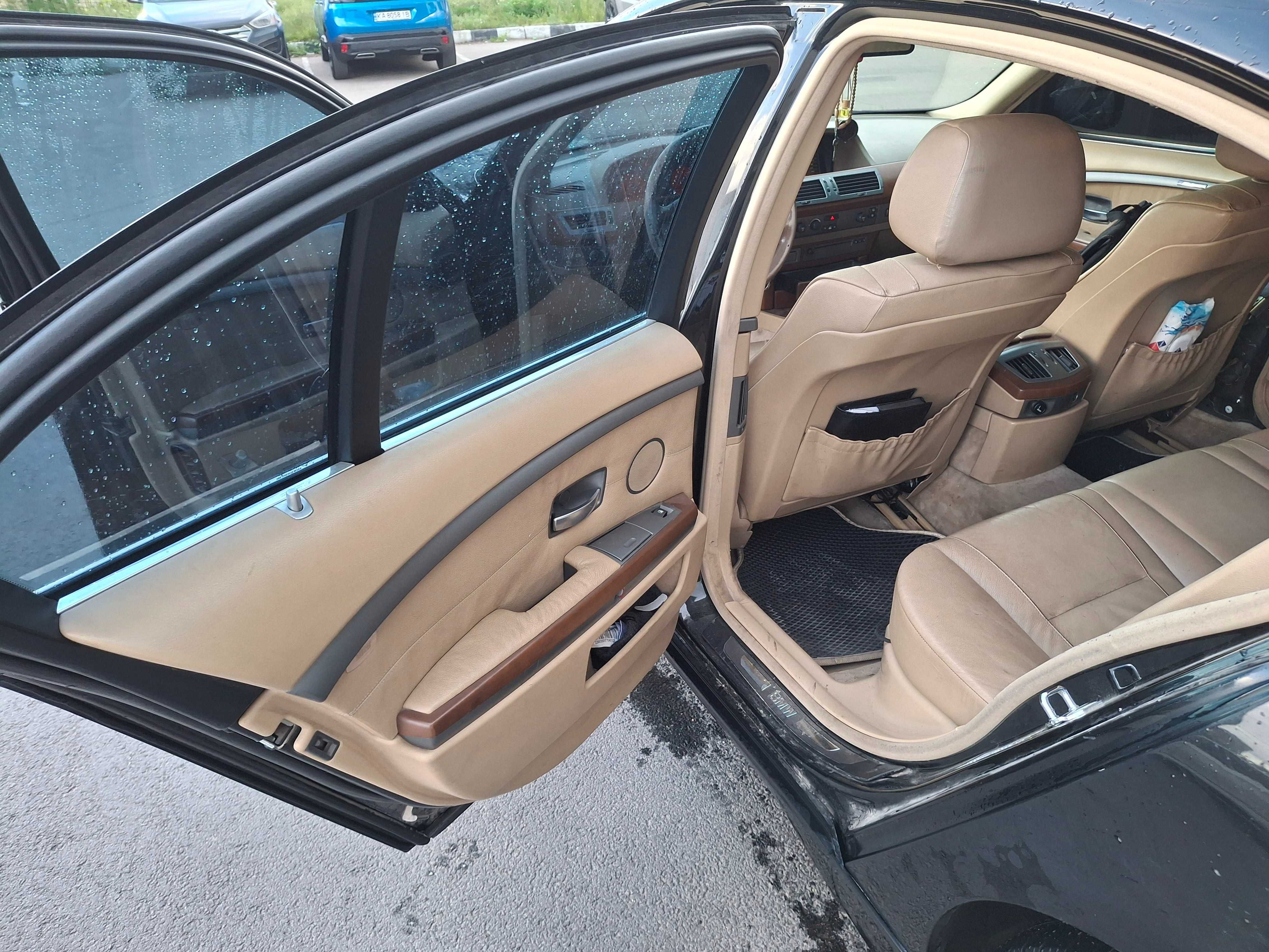Автомобіль бмв е 65