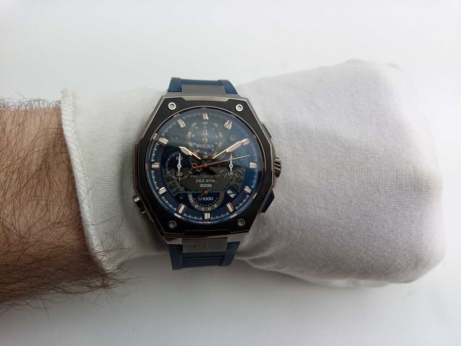 Суперточные мужские часы Bulova 98B357, 262 кГц, точностью 1/1000 сек