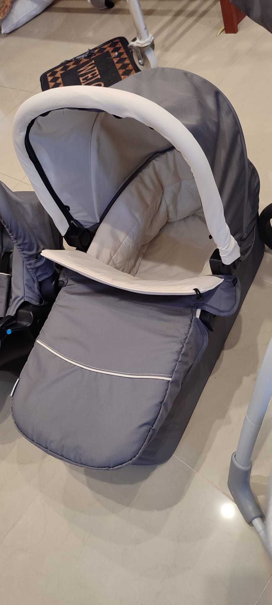Carrinho de bebe trio