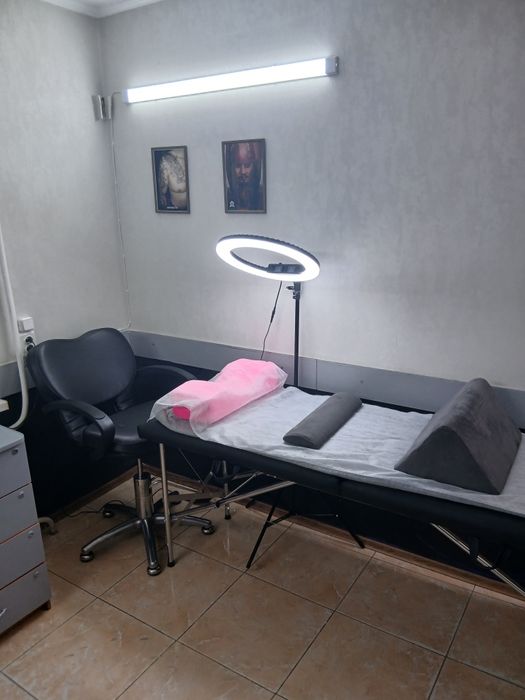 Рабоче місце для манікюра кабинет кушетку оренда салон