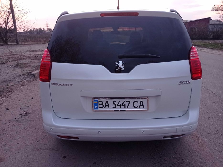 Продам Пежо 5008 2л.HDI