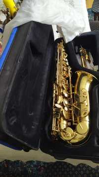 Saxofon altowy Arnold&Sond jak nowy.