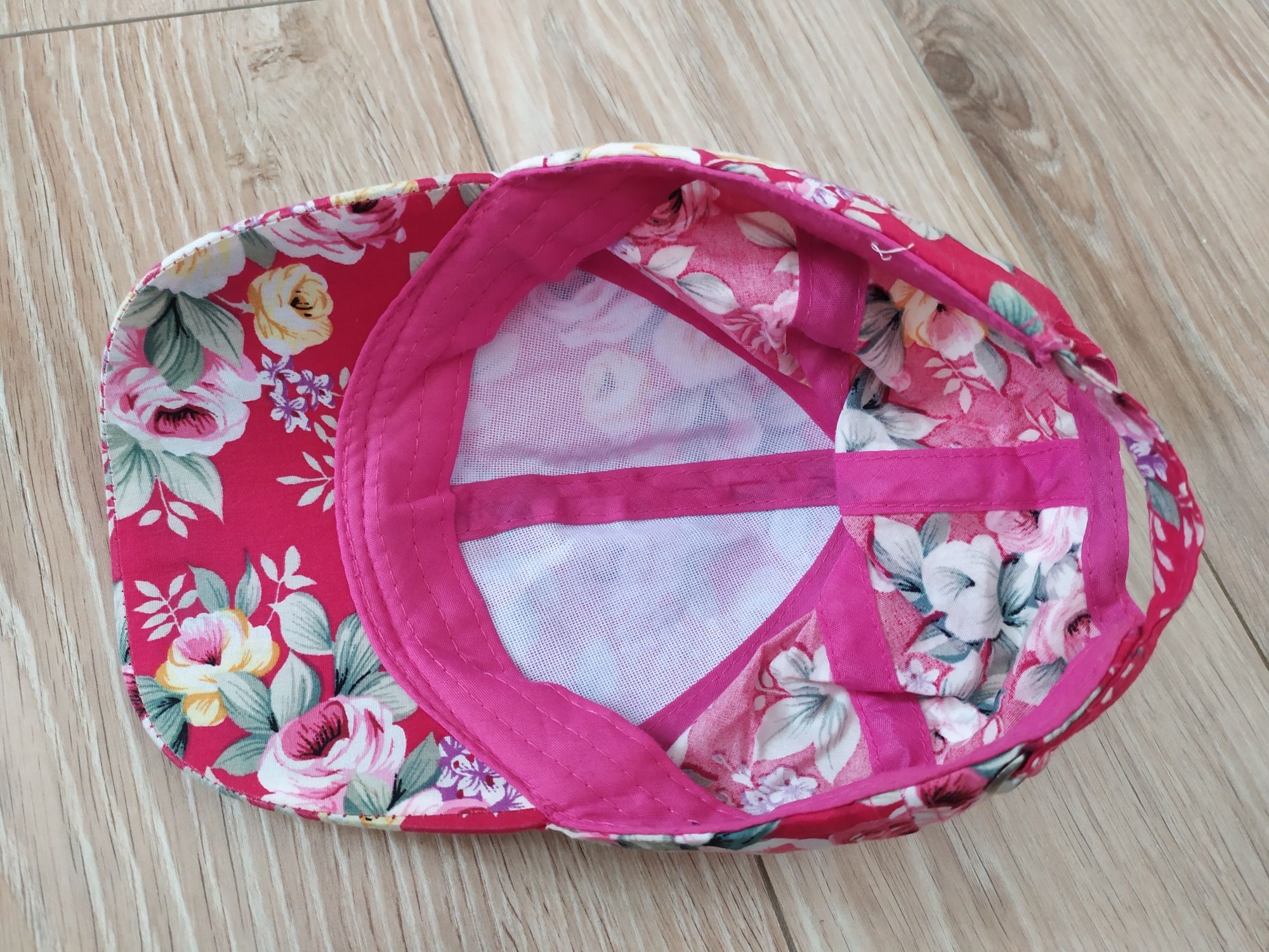 Czapeczka z daszkiem dziewczęca 45 cm