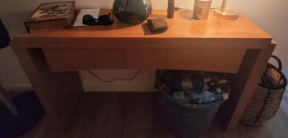 Vendo móvel TV e aparador hall de entrada  e mesa