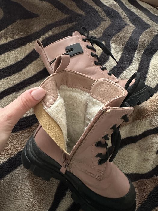 Зимові черевики для дівчинки