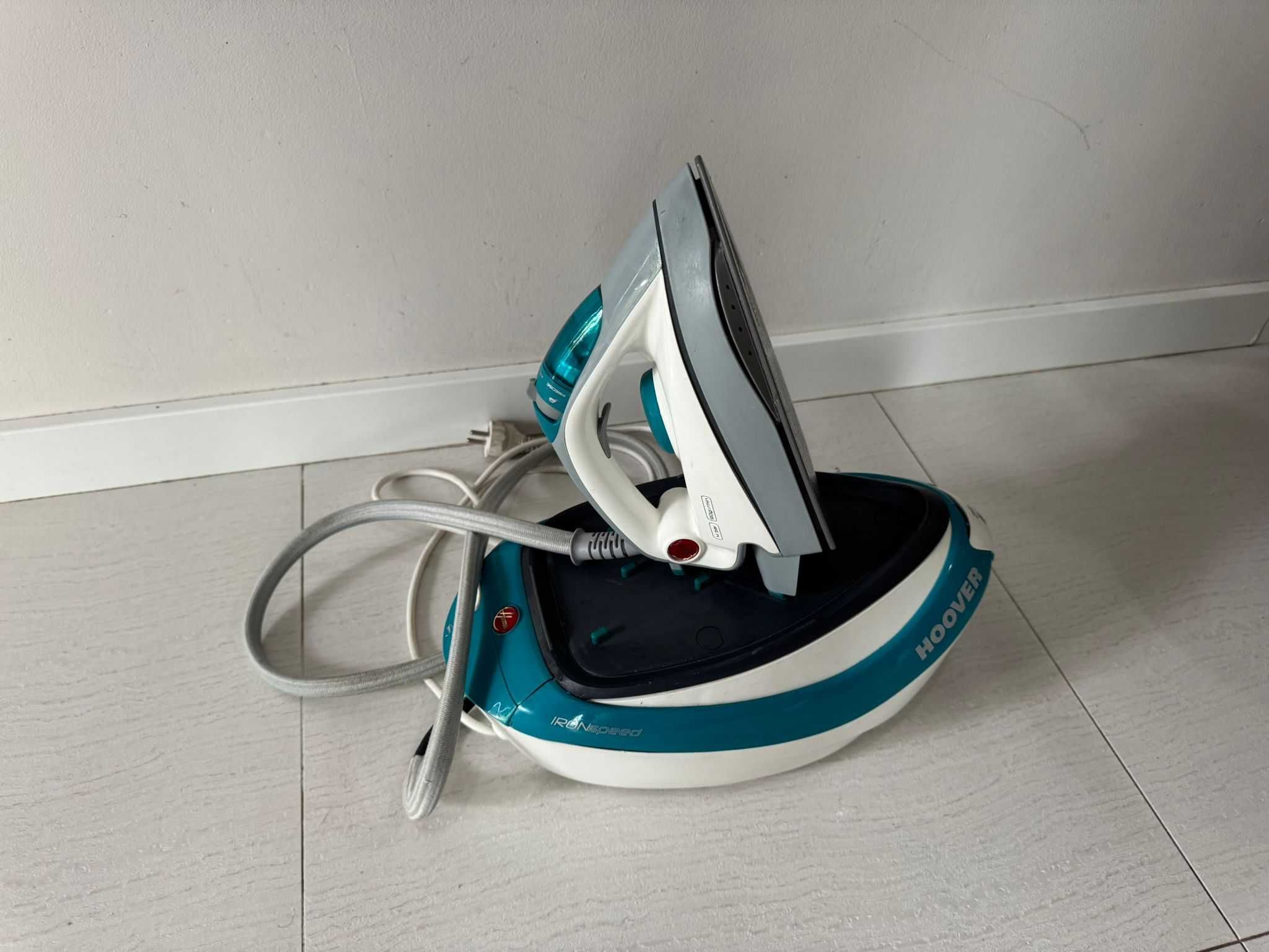 Żelazko ze stacją pary firmy Hoover