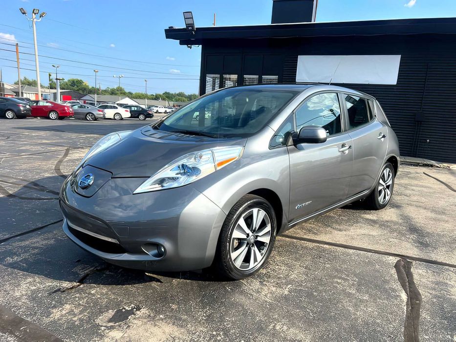 Nissan LEAF      2017