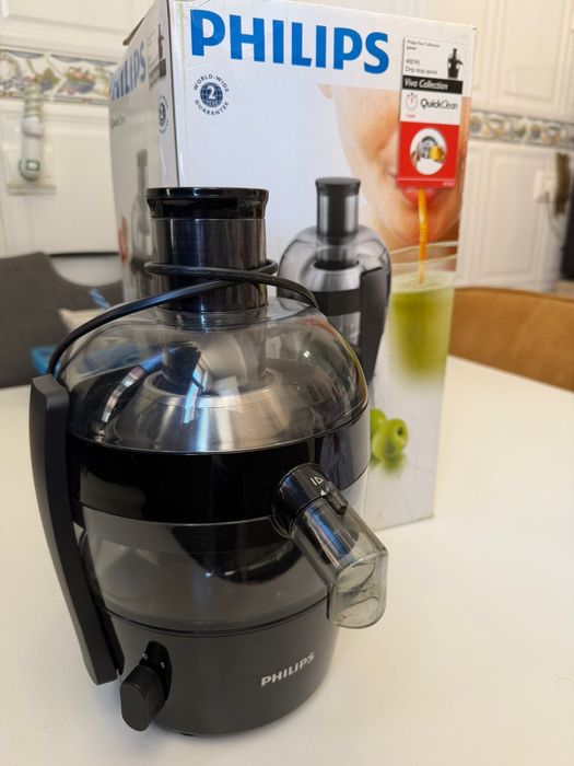 Maquina de fazer suco, usada poucas vezes e a funcionar perfeitamente