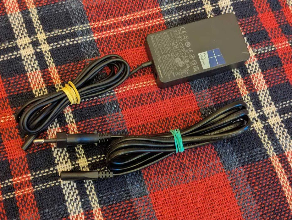 Блок живлення для планшетів Microsoft (model 1625) 12В, 2.58 А