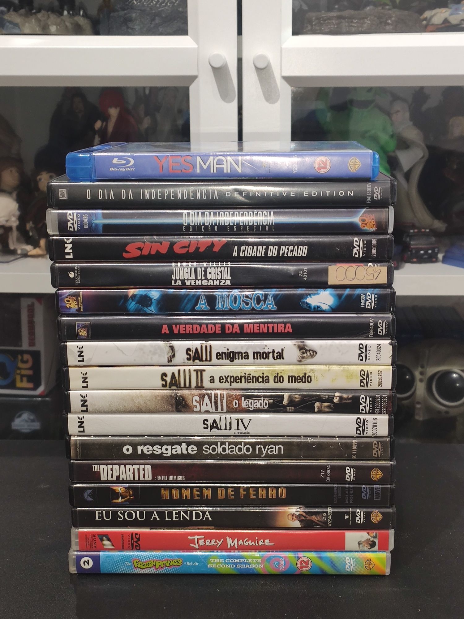 Lote de filmes e séries em DVD e blu-ray